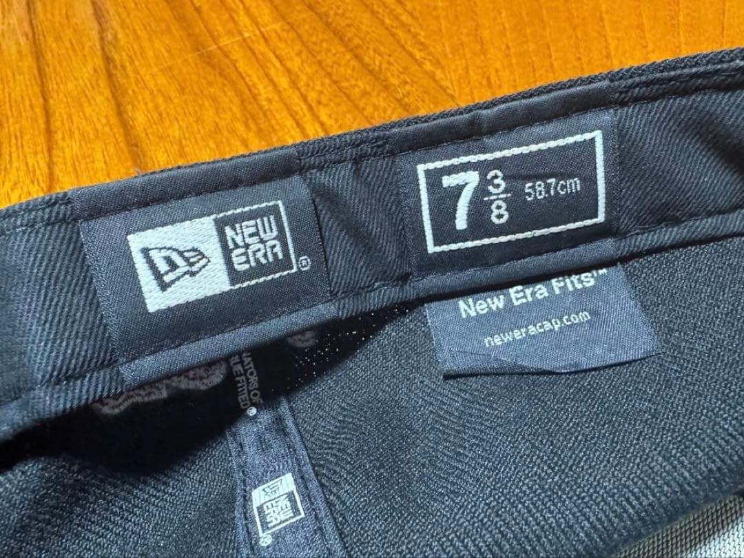 美品 レアカラー NEW ERA 広島カープ キャップ ブラック 58.7cm