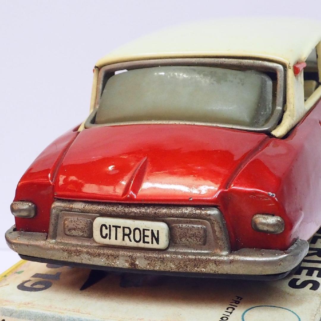 萬代屋【シトロエンDS19赤レッド】ブリキ tin toy car【箱はコピー】