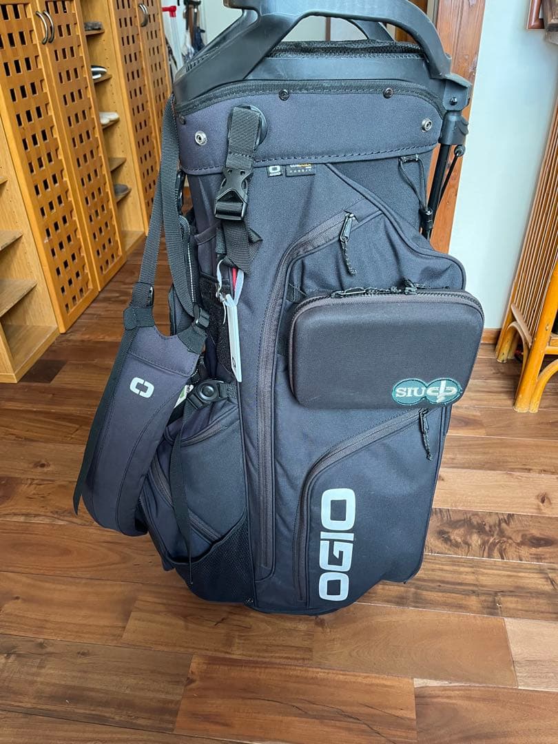 OGIO ブラック キャディバッグ スタンド付き