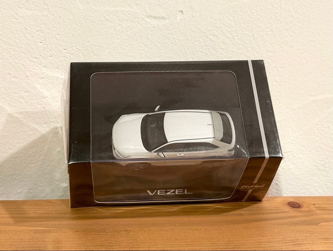 ホンダ ヴェゼル 1/43 プラチナホワイト ミニカー HJ431002PW