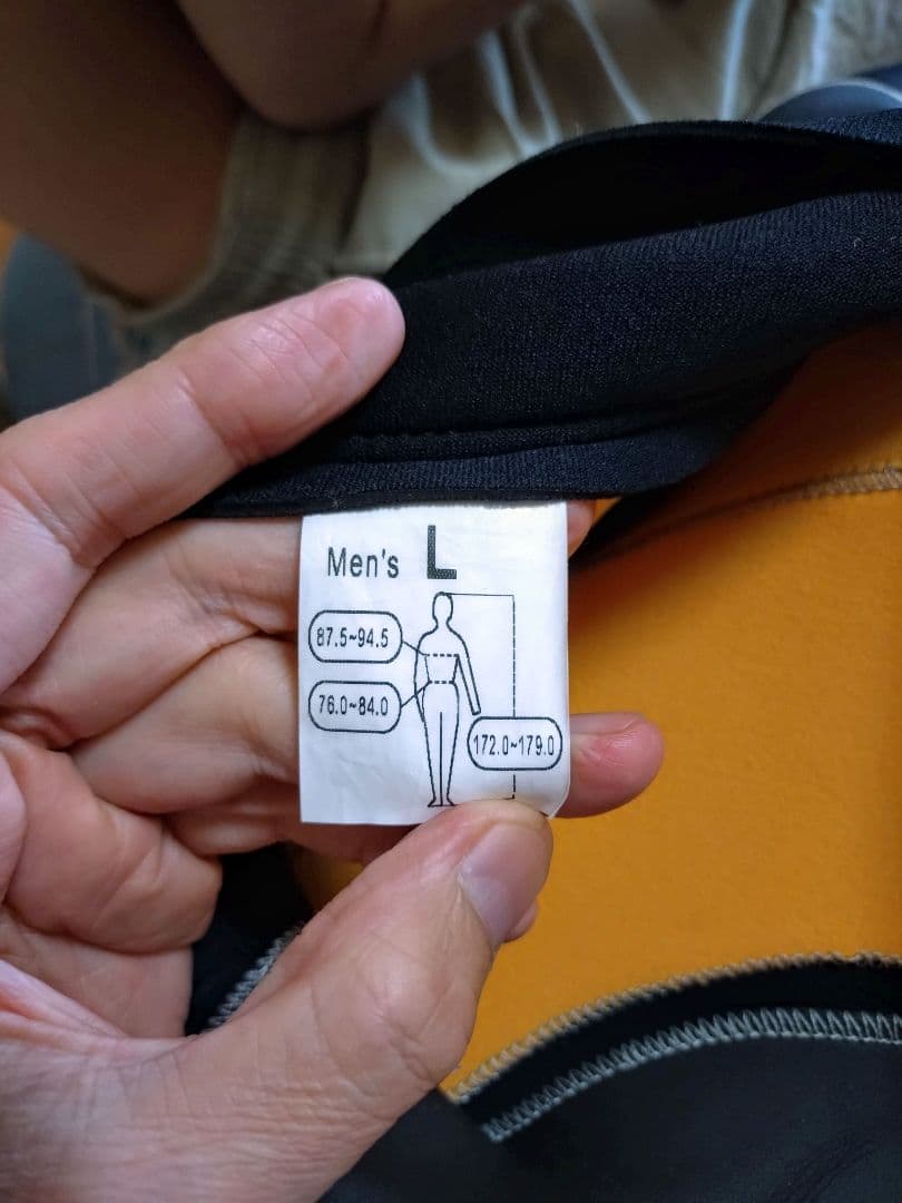 Maresウエットスーツ　L 5mm　身長172〜179cm(メーカー推奨値)