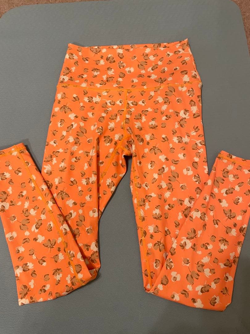 【SUKALA】フラワープリントセットアップ　オレンジ　上下Sサイズ