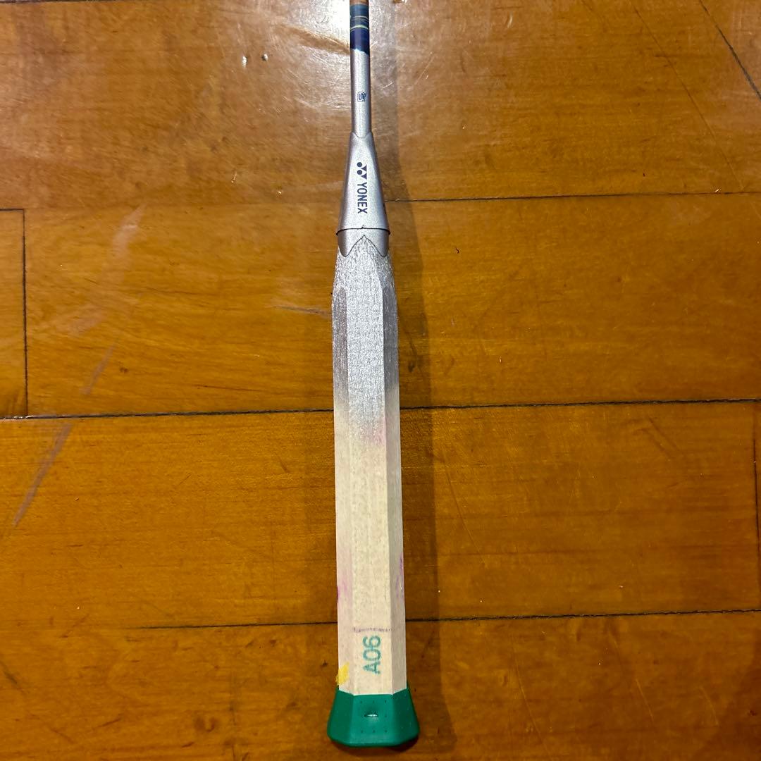 ヨネックス　ナノフレア700 ツアー　4U G6