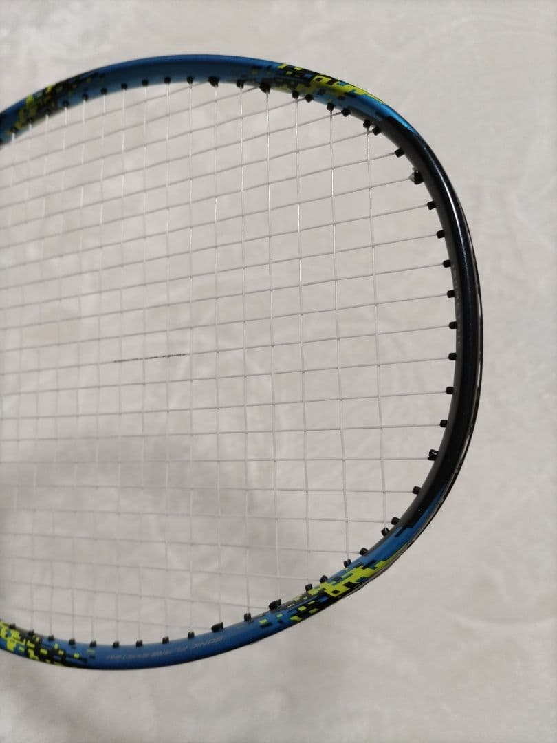 YONEX Nanoflare 700 バドミントンラケット