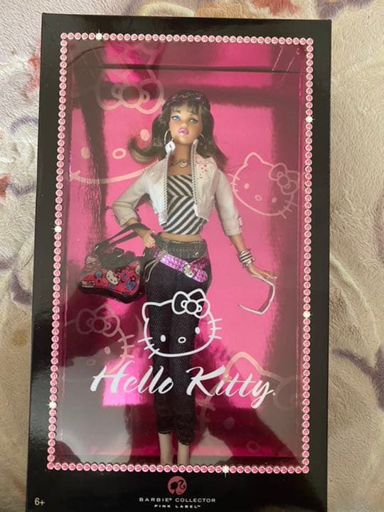 激レア　Barbie ピンクラベル ハローキティ コラボ バービー ドール 人形
