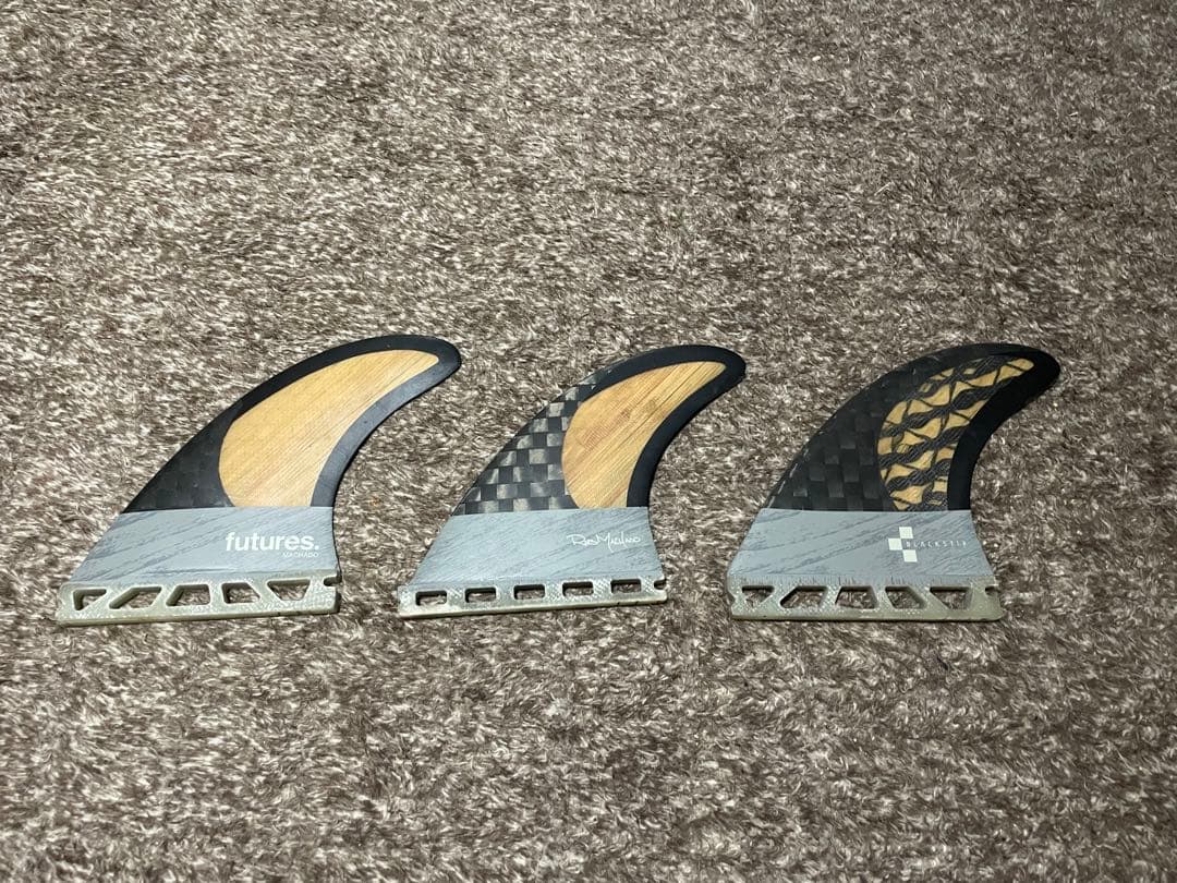 FUTURES フィンROB MACHADO 2.0 CARBON/BAMBOO