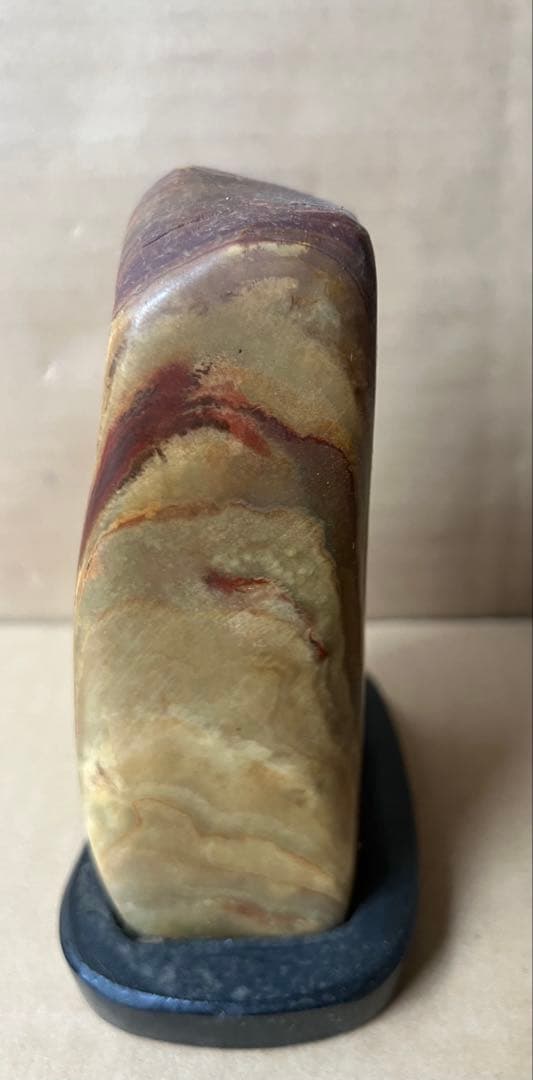 多色ストーンの自然石彫刻