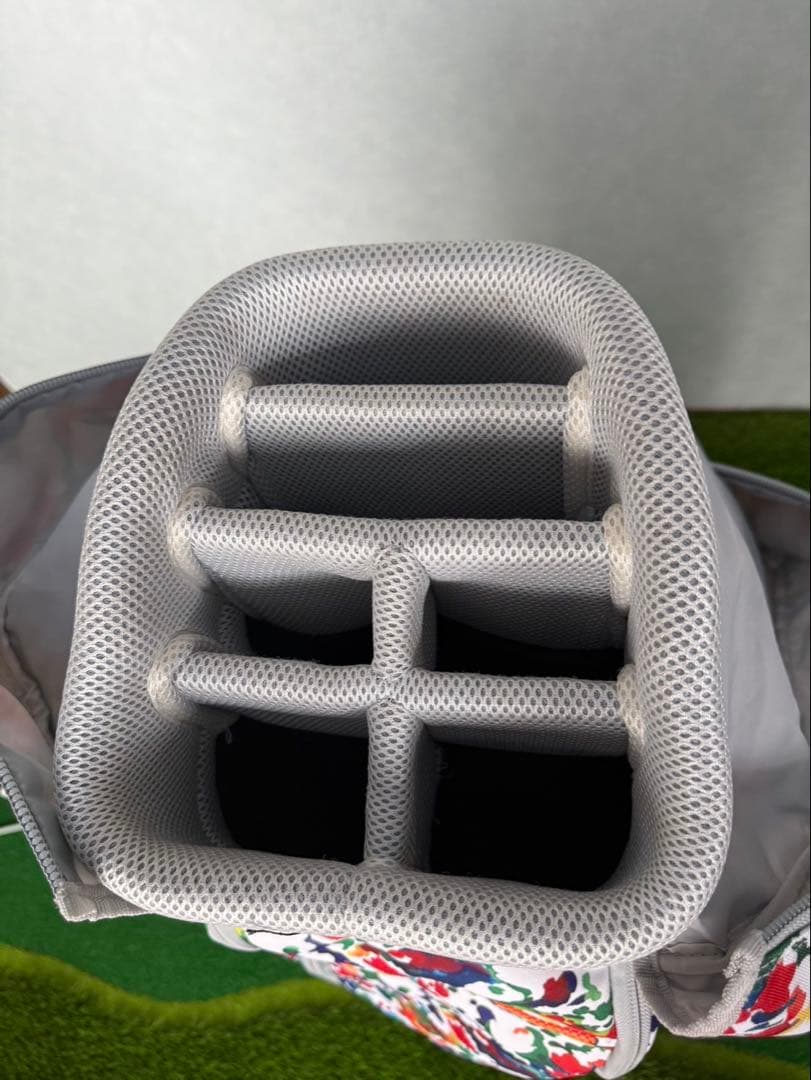 あゆみん　New Balance カラフル花柄 キャディバッグ