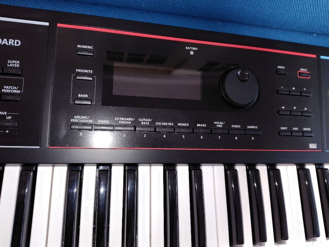 Roland JUNO-DS61 専用ケース付き