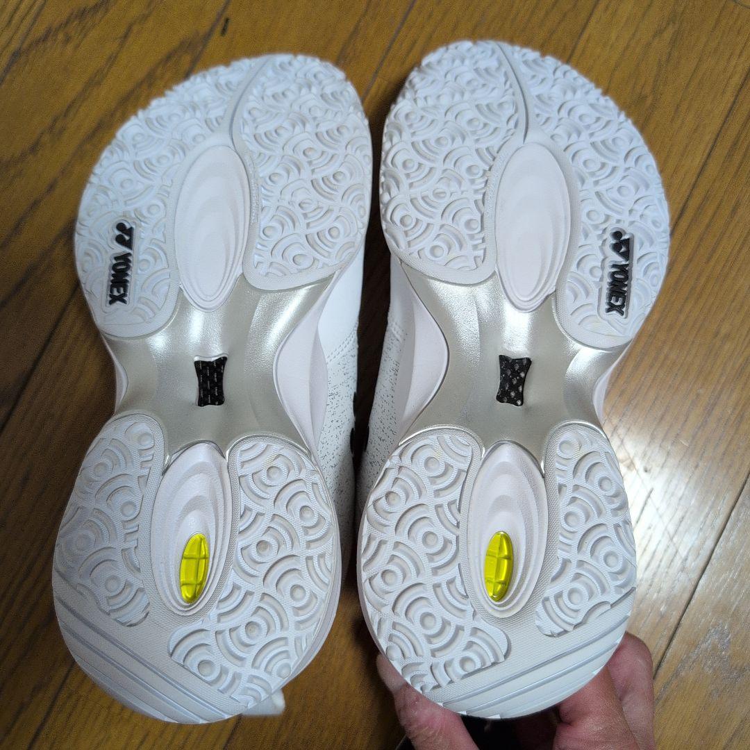 YONEX テニスシューズ ホワイト ワイドフィットダイヤル　23,5