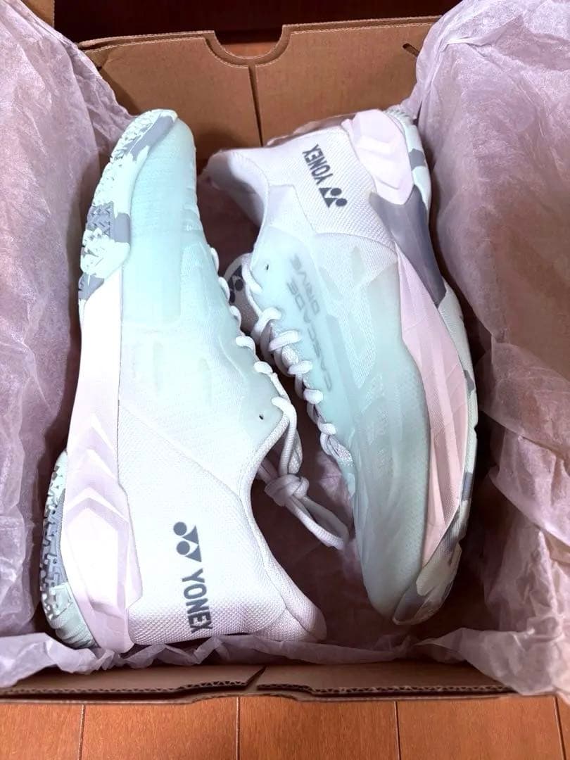 美品・送料無料YONEX バドミントンシューズ 25.0㎝ミント/ホワイト