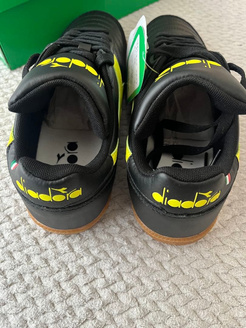 ビ*オ様 diadora サッカーシューズ 靴　スニーカー　インドア　バッジョ