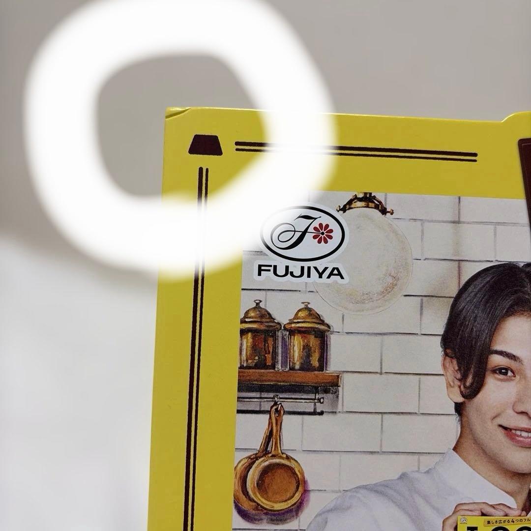 Man FUJIYA 不二家　LOOK 販促用パネル