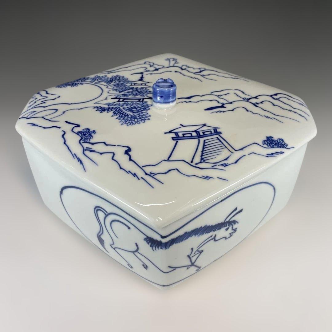 【茶道具】手塚祥堂造　染付菱馬食籠　堀内宗完書付（共箱）