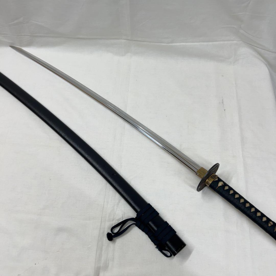 【模造刀】太刀 鉄鍔 透かし樋入り 全長102.0センチ 日本刀 刀剣 黒鞘