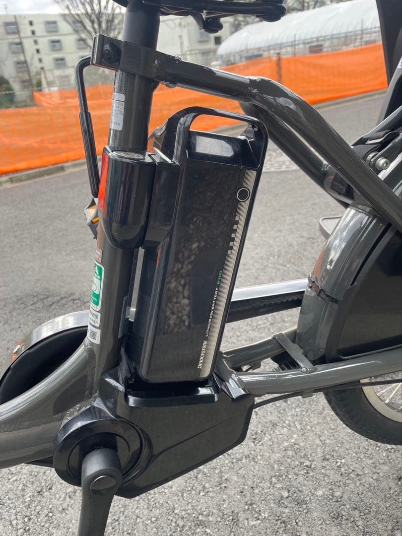 ブリヂストン　ビッケモブdd ダークグレー