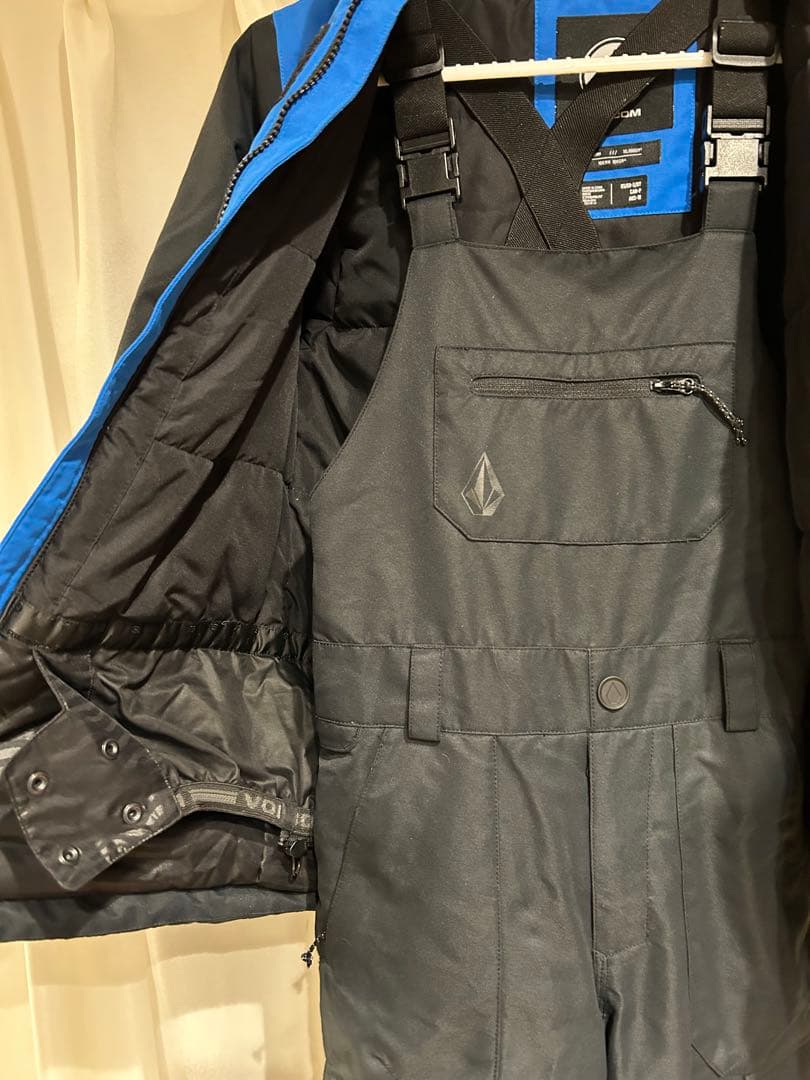 2*5様 上下セット　130〜140cm相当VOLCOM スノーボードウェア 美