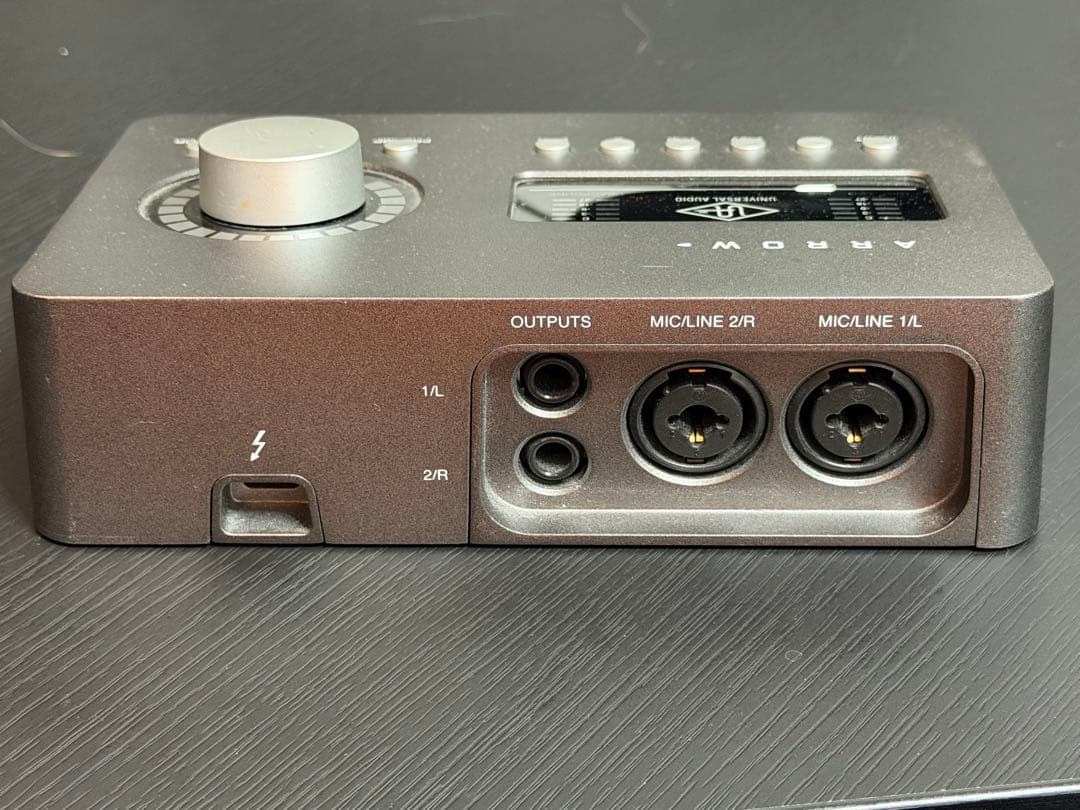 Universal Audio ARROW オーディオインターフェイス