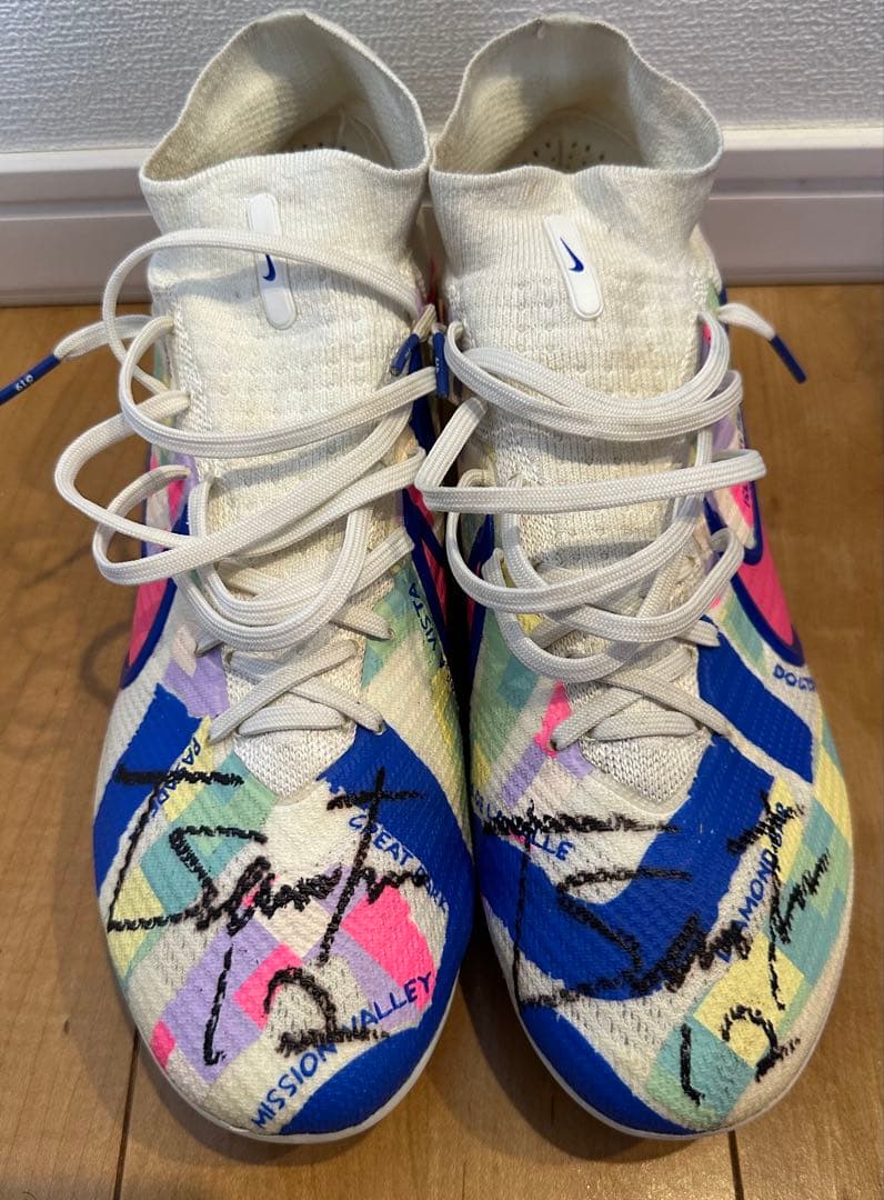 こ*い様 浦和レッズ　チアゴサンタナ選手着用サイン入りスパイクNike