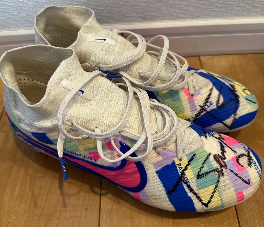 こ*い様 浦和レッズ　チアゴサンタナ選手着用サイン入りスパイクNike