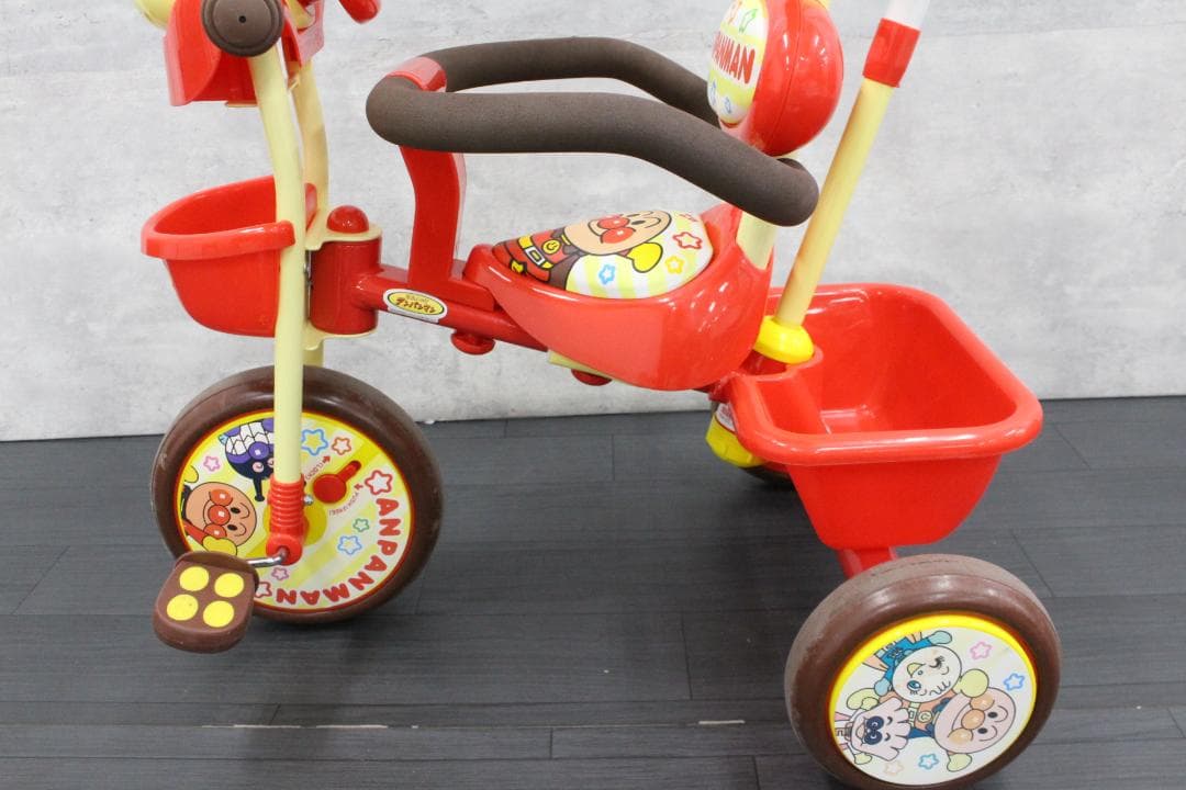 ▲ジョイパレット おでかけ三輪車 おしゃべりアンパンマン SP 押し棒付き