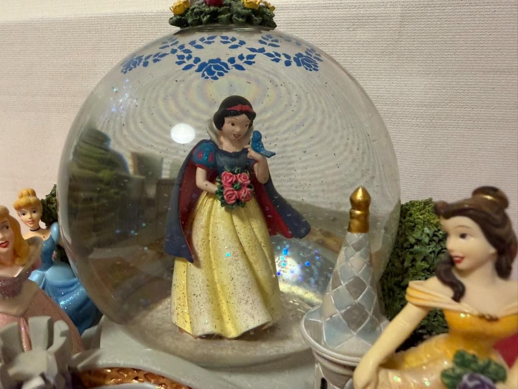 ディズニー　スノードーム　オルゴール　プリンセス