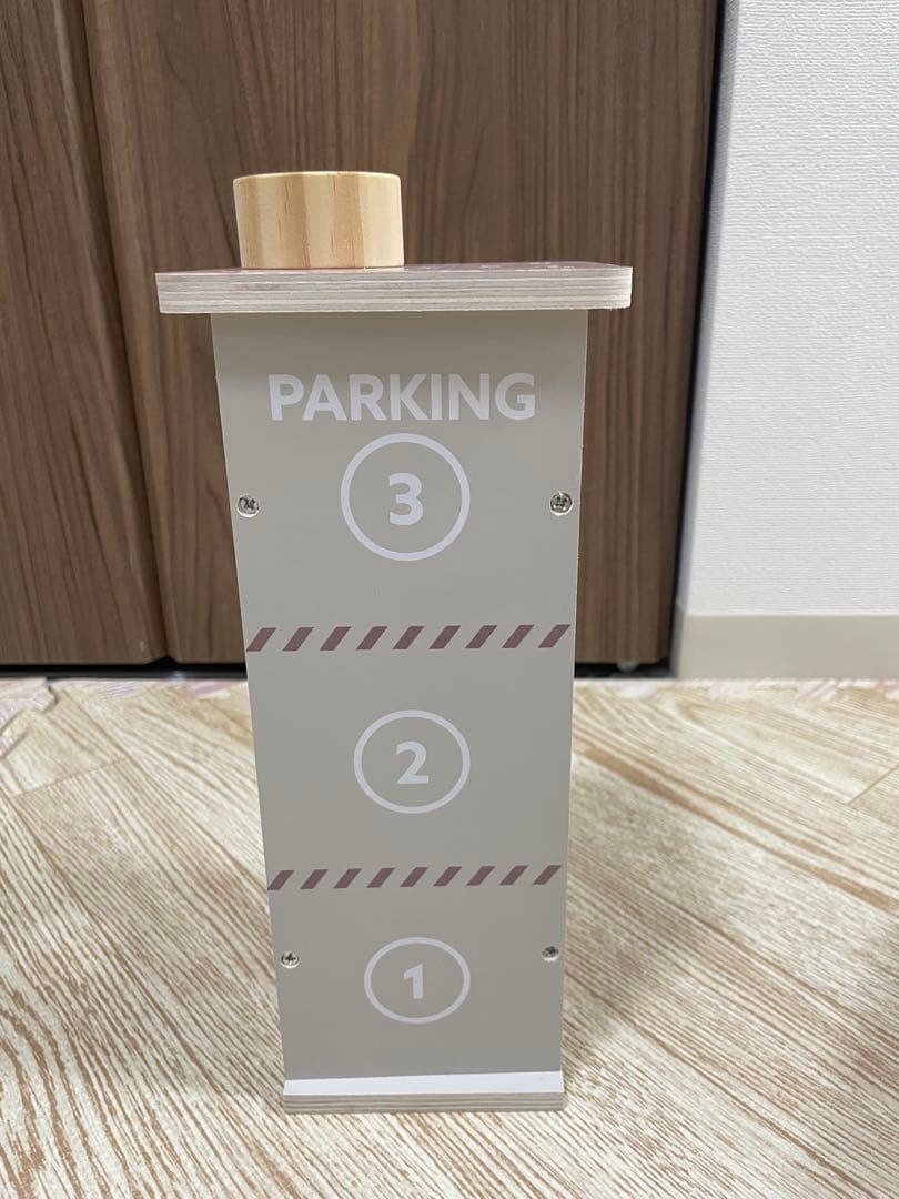 スリーズ　立体駐車場　エレベーター