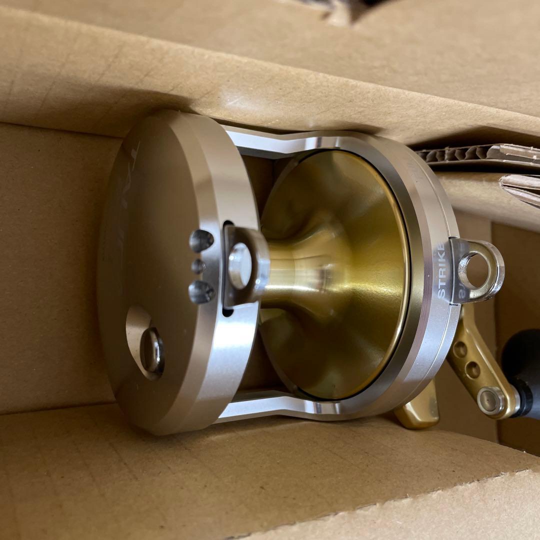 261319 シマノ　ベイトリール 13 タリカ 右ハンドル 20II