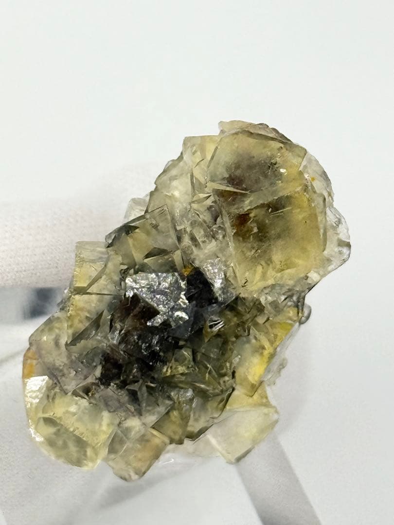 イエローフローライト　ナミビア　オコルス産　蛍石　原石　鉱物標本　天然石　隕石