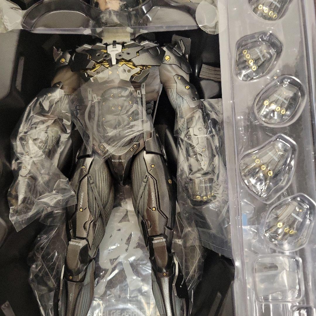 HOT TOYS ビデオゲーム・マスターピース メタルギア ライジング 雷電