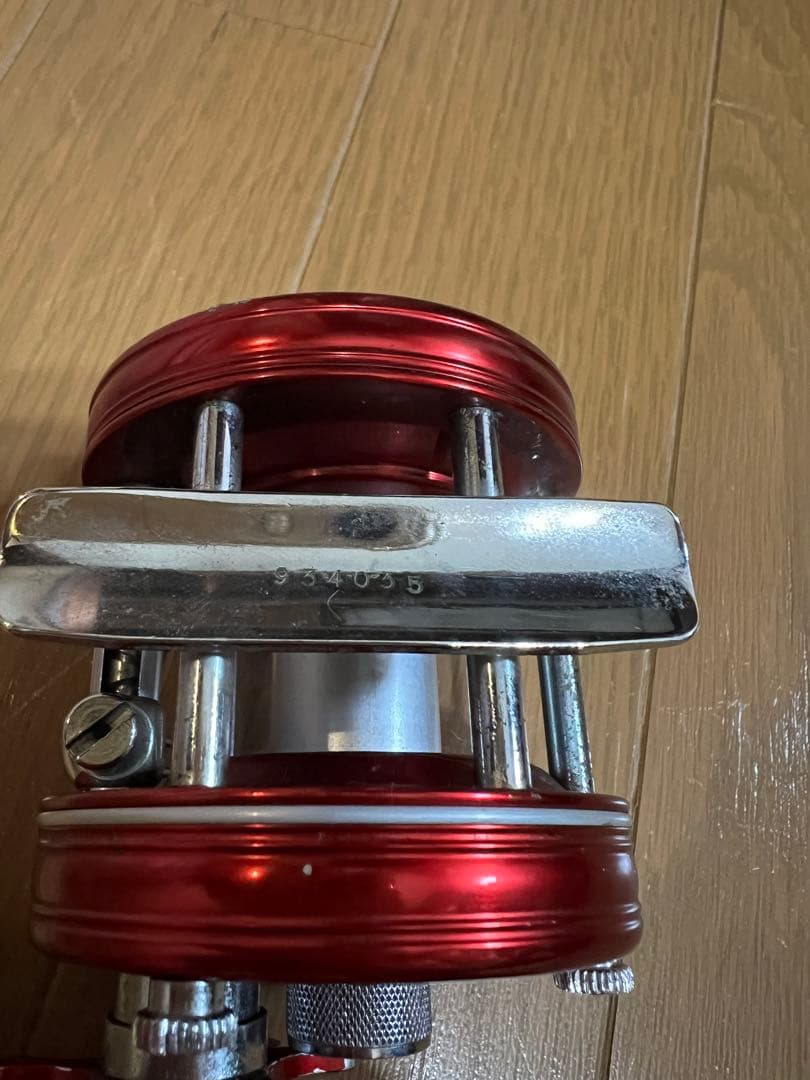 ABU Ambassadeur 5000レッドベイトリール