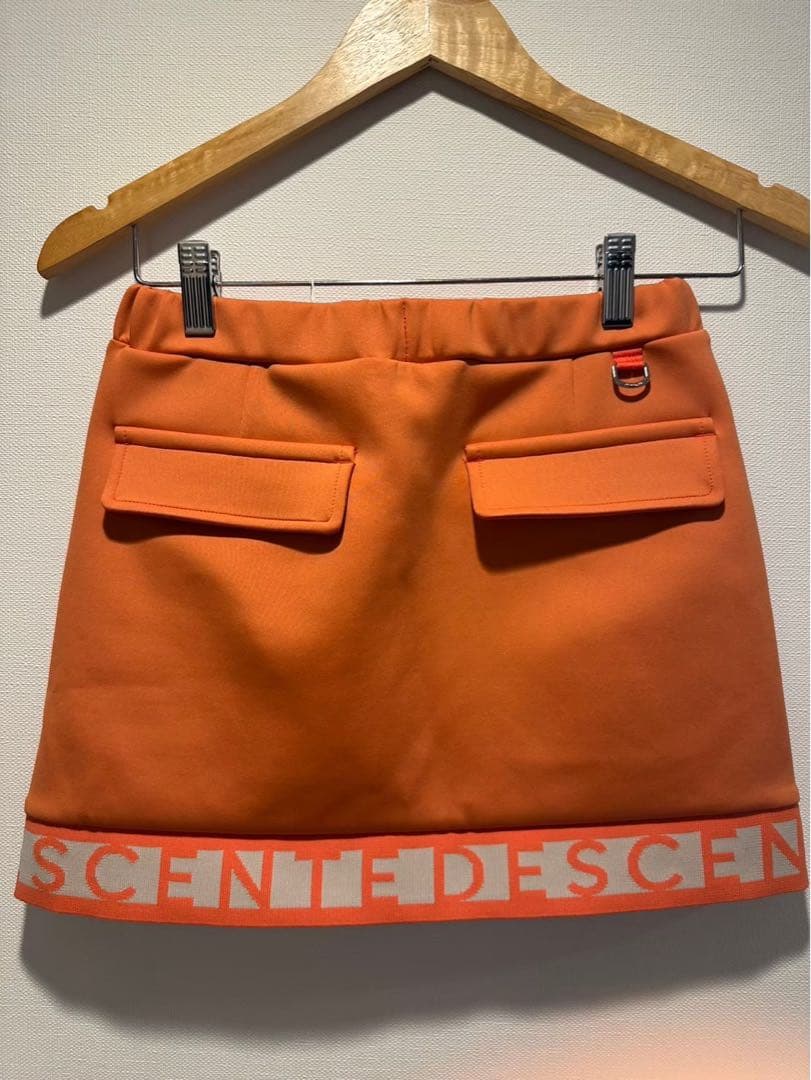 【新品未使用】DESCENTE オレンジスカート