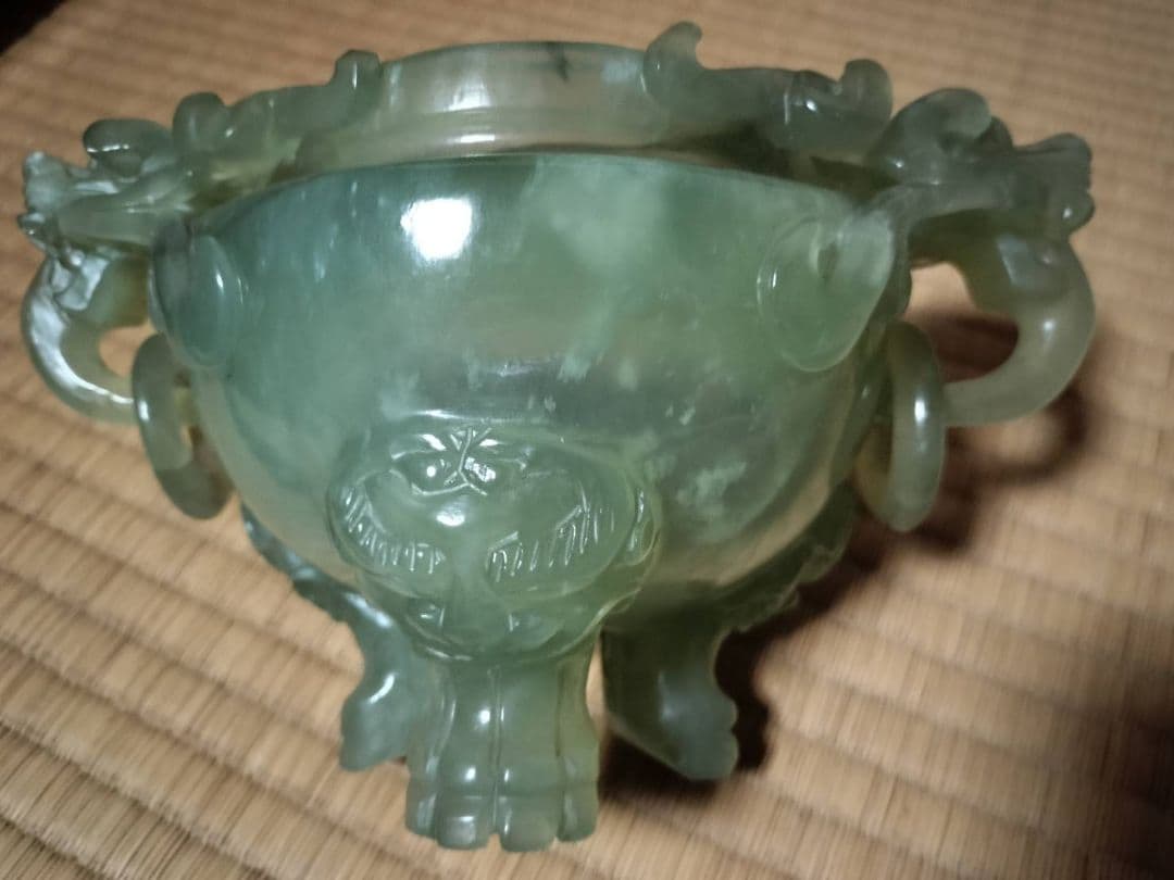 中国玉石龍紋香炉　21cmｘ21cm三足花台付