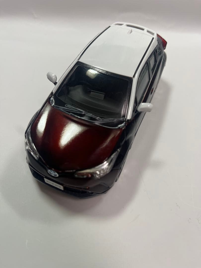 アオシマ 1/32 トヨタC-HR プラモデル完成品