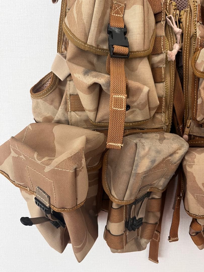 イギリス軍　砂漠迷彩DPM タクティカルベスト（ポーチ 7個付き）