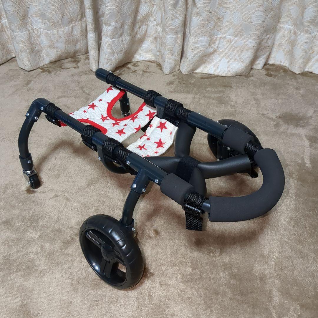 ワンちゃん4輪　リハビリ　食事補助　犬用車椅子　シニア補助　犬の歩行器