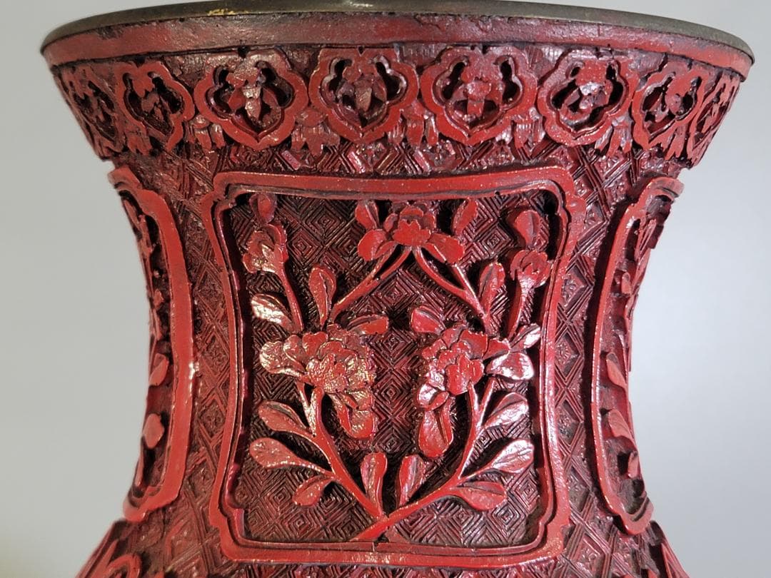 DT401 赤い 彫刻 花瓶 高さ47ｃｍ DT401