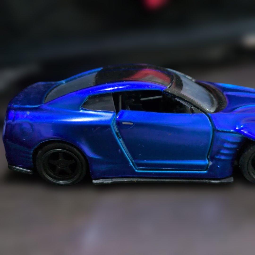 青いスポーツカー ミニカー リアウィング付き