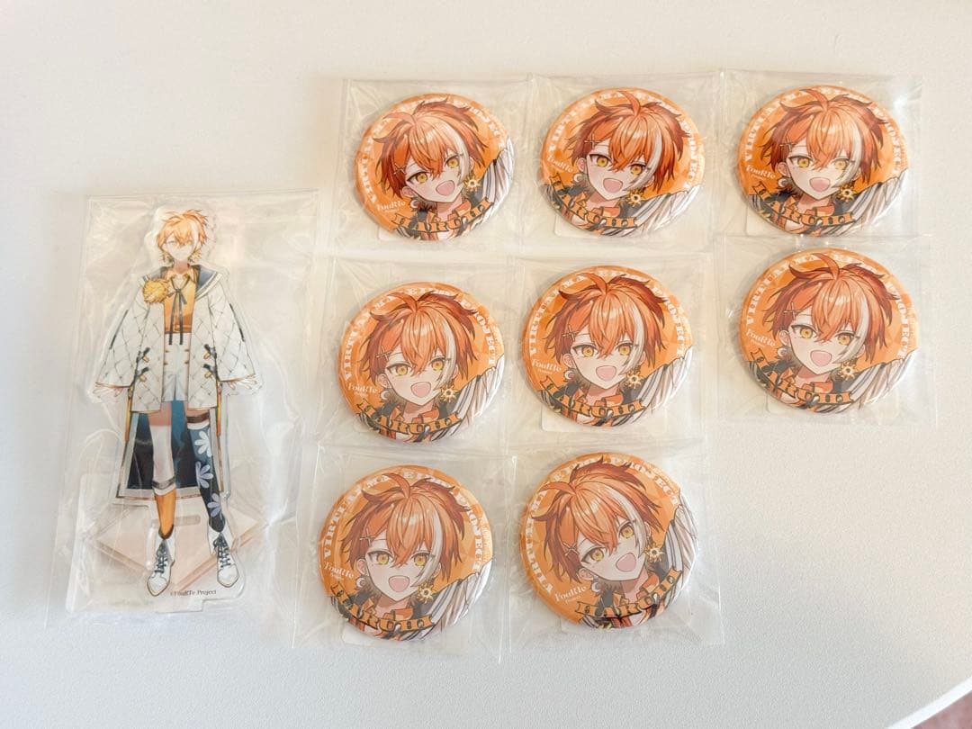 FouRTe 朔楽はるひ アクリルスタンド 缶バッジ セット