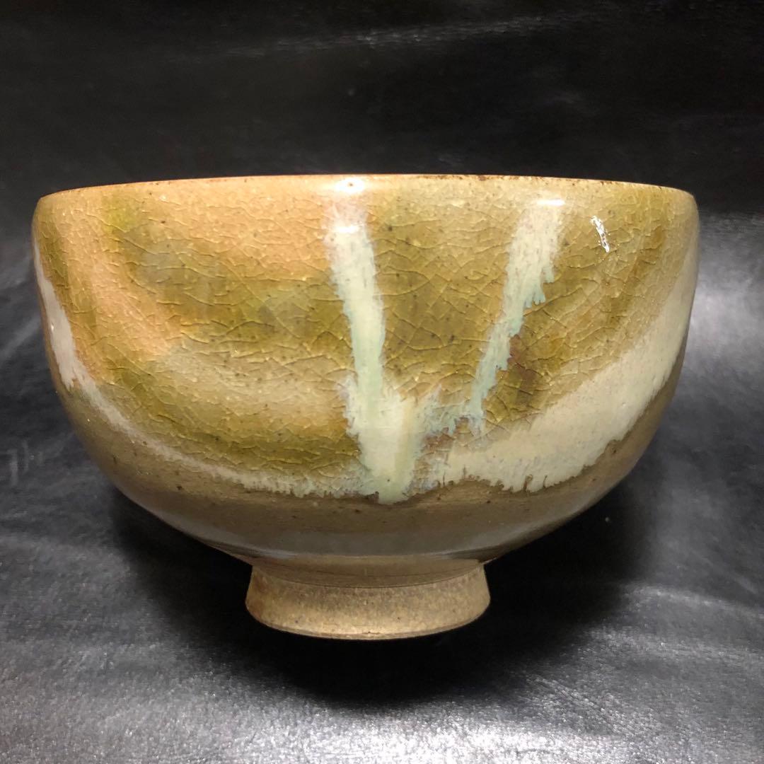 美しい古美術◾️蔵から美しい重なり合う釉薬の抹茶茶碗が出て来ました。茶道具、花道具