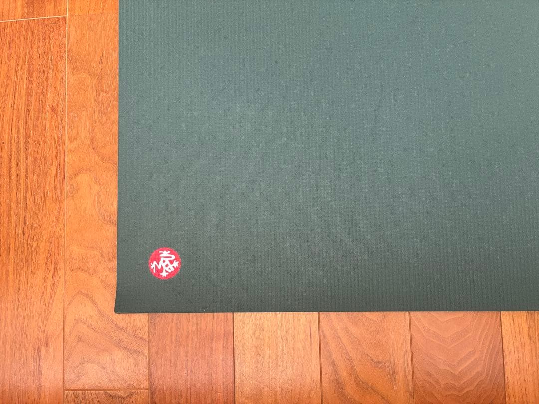 マンドゥカプロ6ミリmanduka pro 6mm ブラックセージ美品ヨガマット