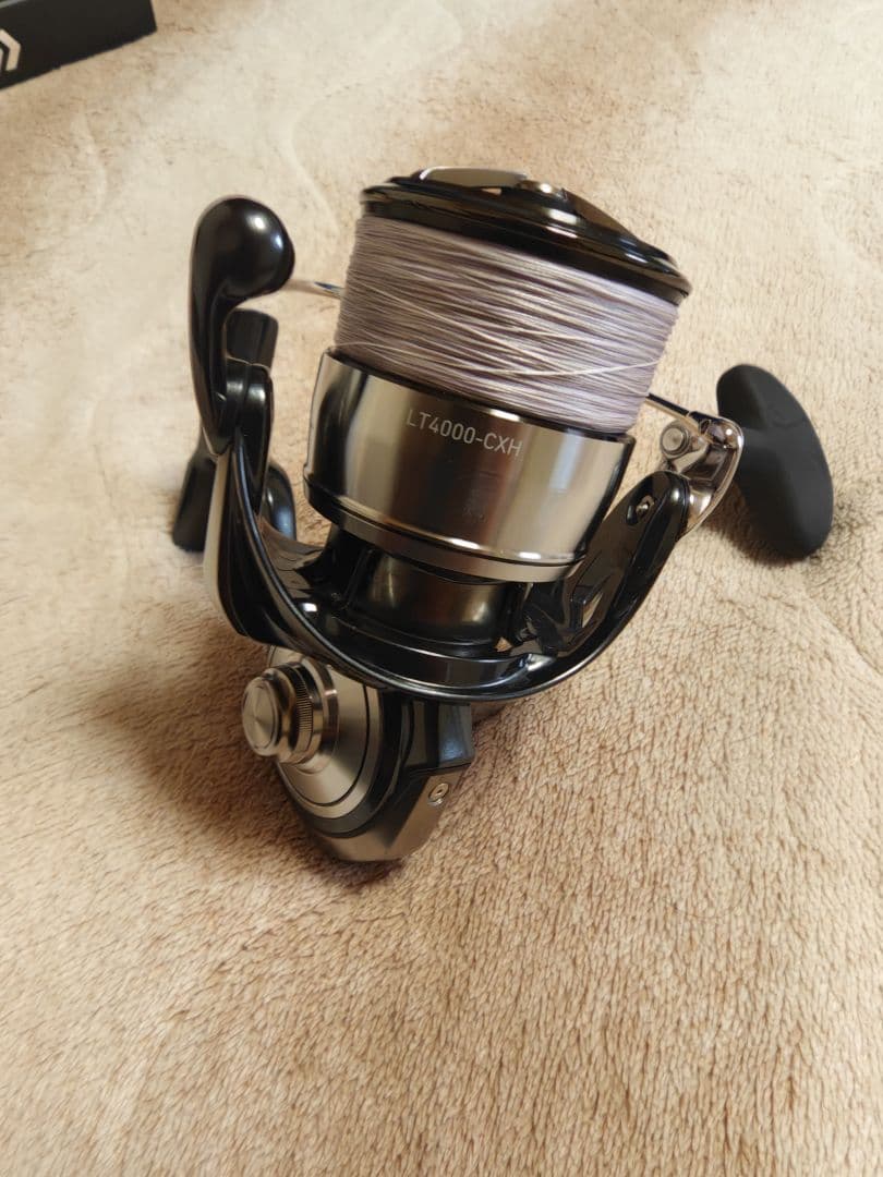 24セルテートLT4000-CXH スピニングリール
