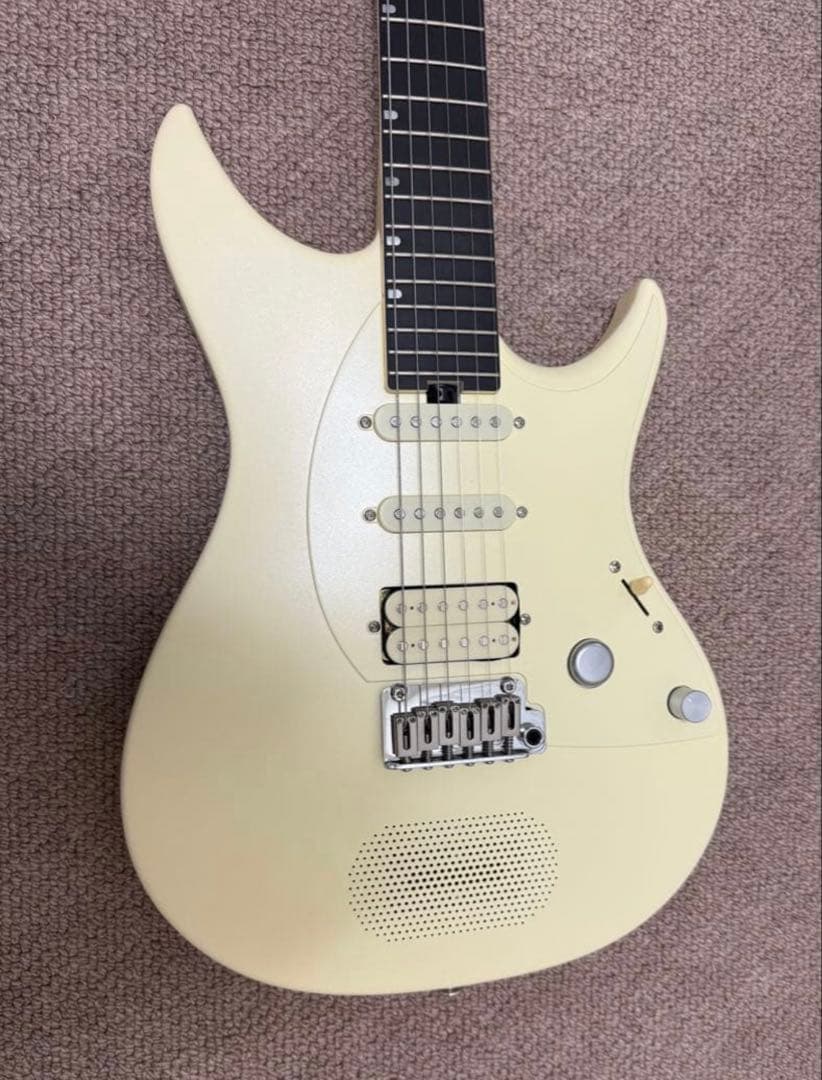 ENYA Inspire  ホワイト　アンプ内蔵エレキギター