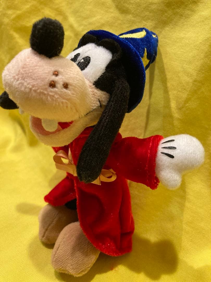 ✳️グーフィー　ぬいぐるみキーホルダー‼️ディズニー✳️星、月刺繍