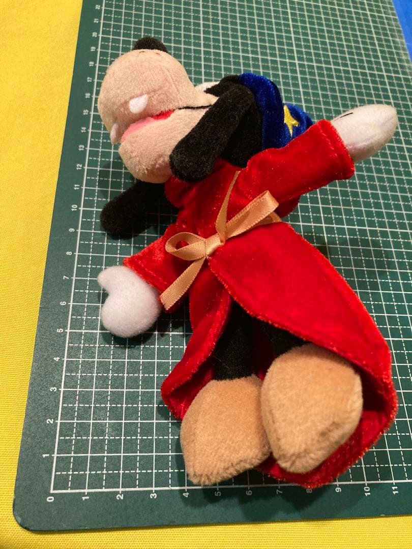 ✳️グーフィー　ぬいぐるみキーホルダー‼️ディズニー✳️星、月刺繍