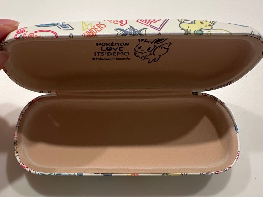イッツデモ　ポケモン　メガネケース　メガネ拭き　2点セット