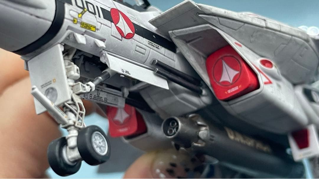 プラマックス　バリキリー ロイフォッカー機　整備中ジオラマ