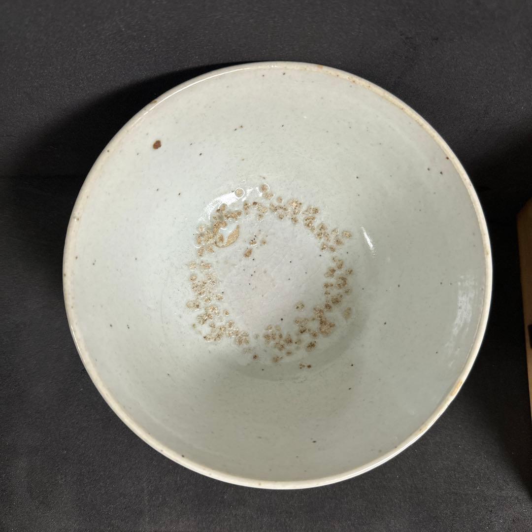 李朝、高麗白磁椀、ふく紗、無傷。桐箱。