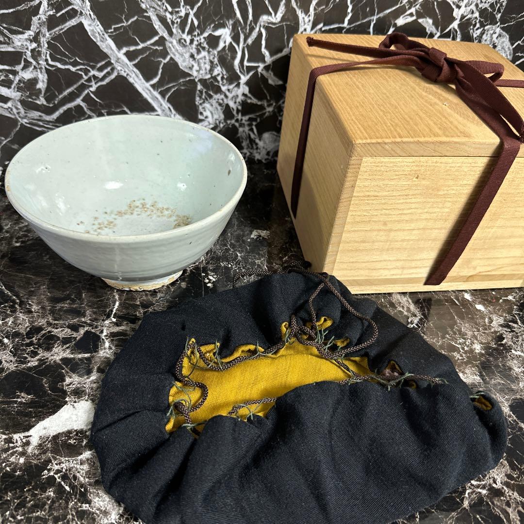 李朝、高麗白磁椀、ふく紗、無傷。桐箱。