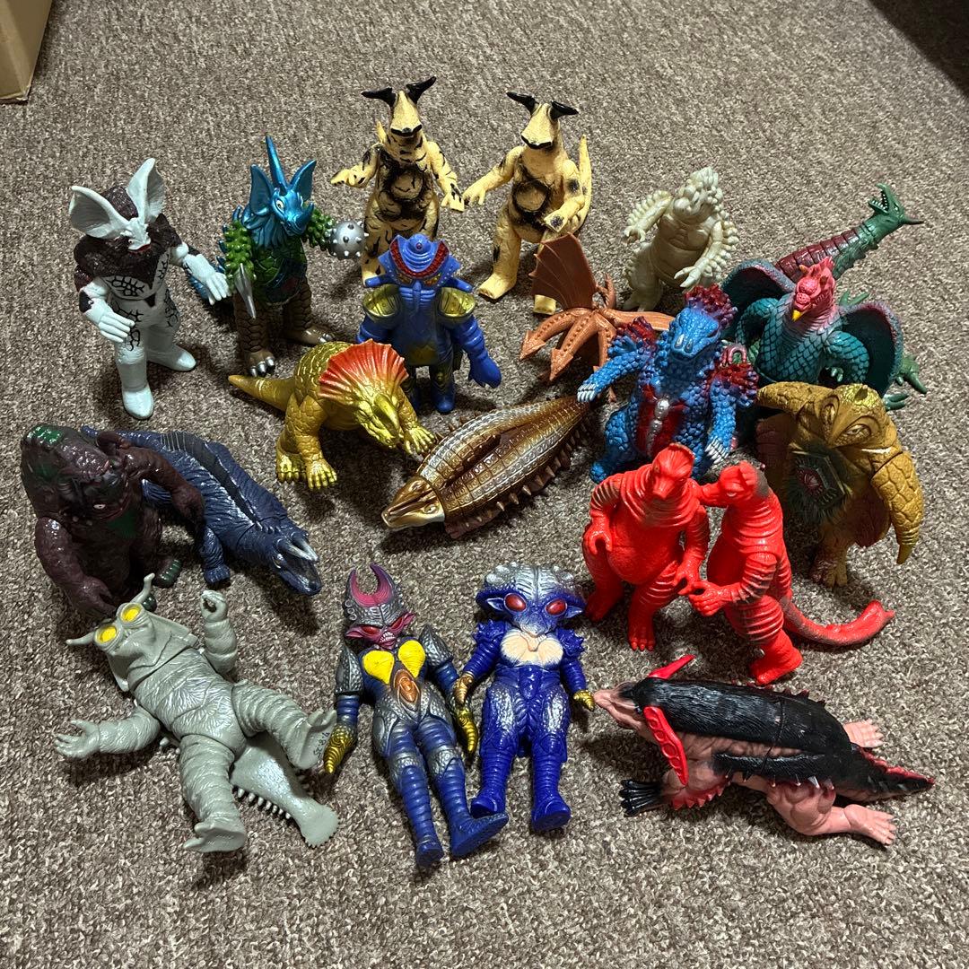 ウルトラマン怪獣フィギュア 21 体 日本製 硬質フィギュア他